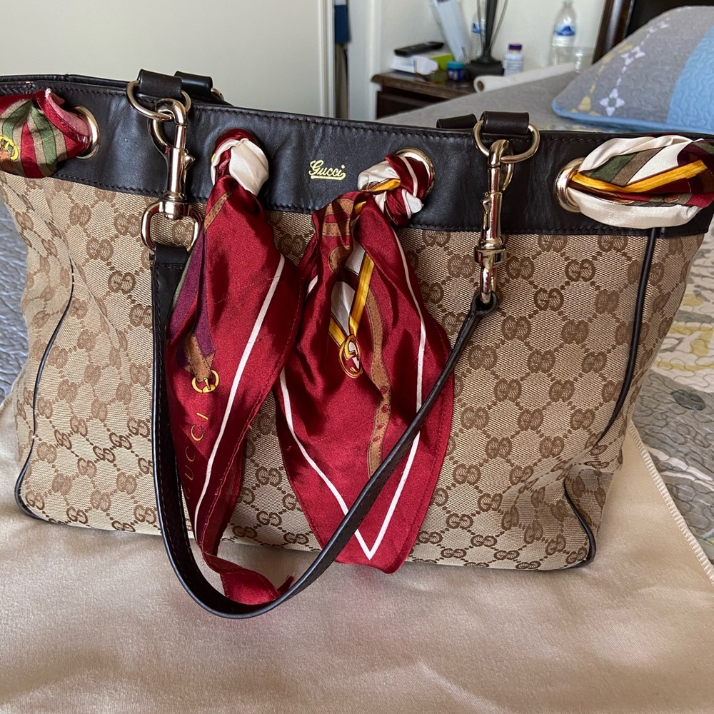 Authentic Gucci shoulder bag